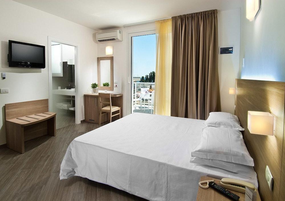 Hotel Atlantic & Spa Gabicce Mare Eksteriør billede