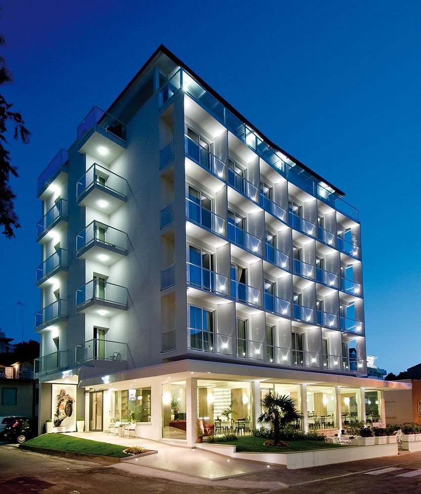 Hotel Atlantic & Spa Gabicce Mare Eksteriør billede