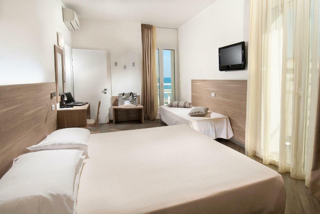 Hotel Atlantic & Spa Gabicce Mare Eksteriør billede